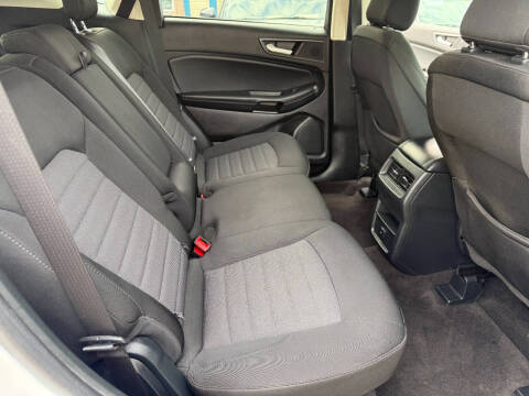 2020 Ford Edge SE