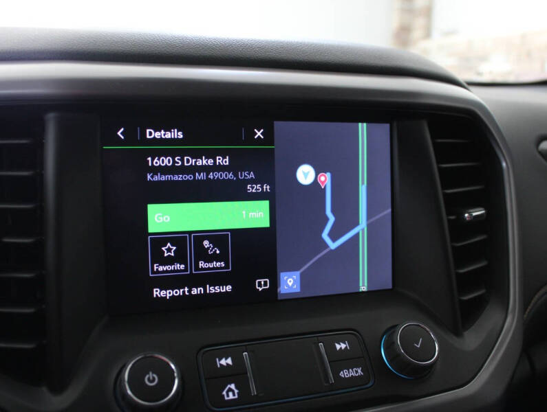 2023 GMC Acadia AT4