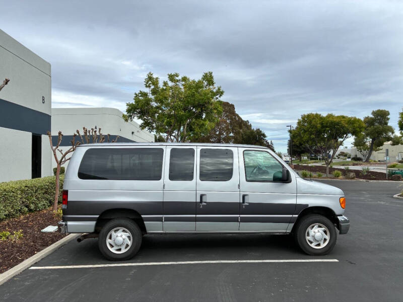 2006 Ford E-Series E-350 SD XLT