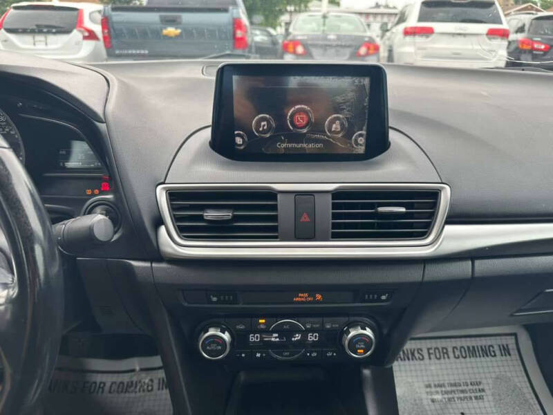 2018 Mazda MAZDA3 Touring