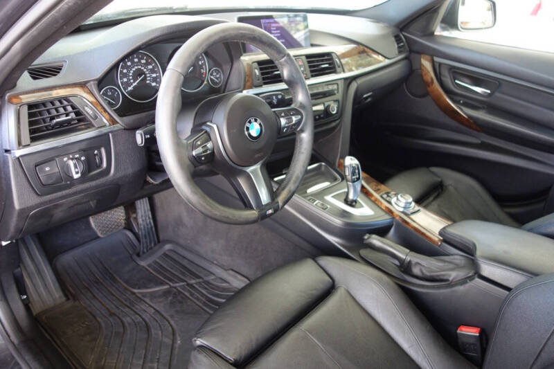 2013 BMW 3 Series 320i