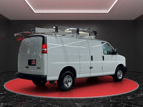 2022 GMC Savana 2500