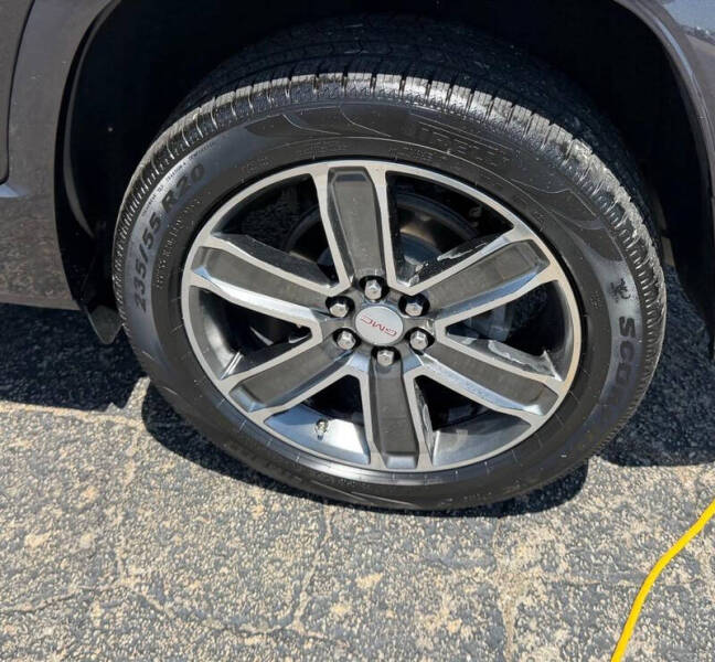 2019 GMC Acadia Denali