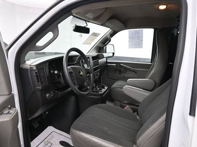 2024 Chevrolet Express 2500