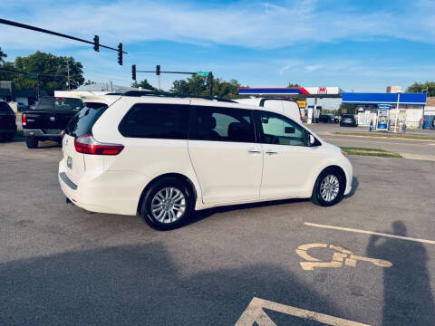 2015 Toyota Sienna XLE 8-Passenger