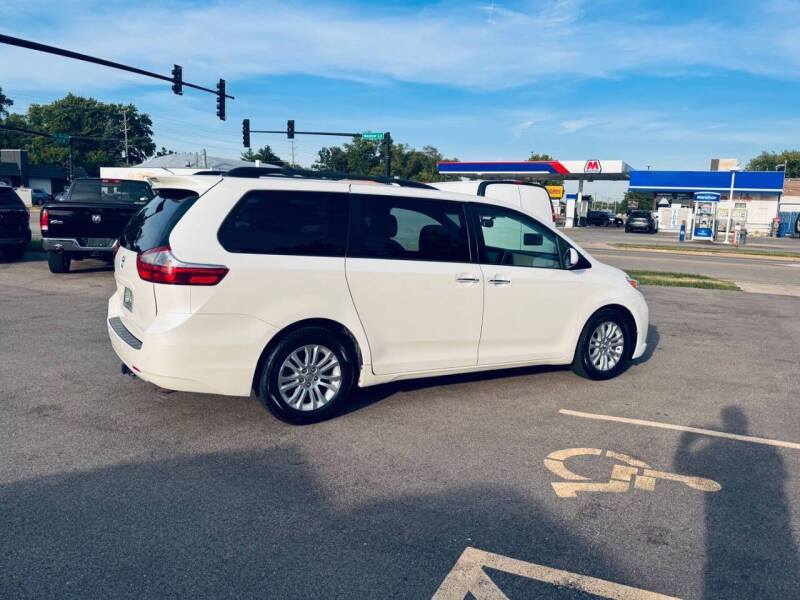 2015 Toyota Sienna XLE 8-Passenger