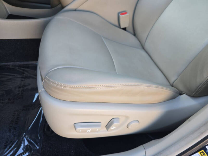 2014 Toyota Prius Four