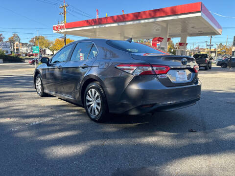 2020 Toyota Camry Hybrid LE