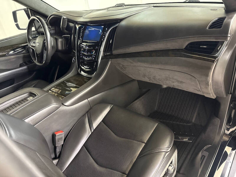 2019 Cadillac Escalade Platinum
