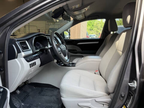 2018 Toyota Highlander LE