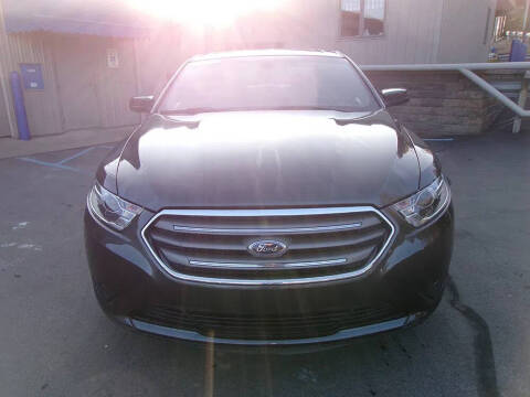 2018 Ford Taurus SEL