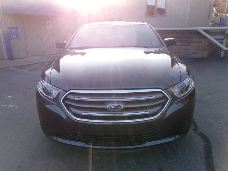 2018 Ford Taurus SEL