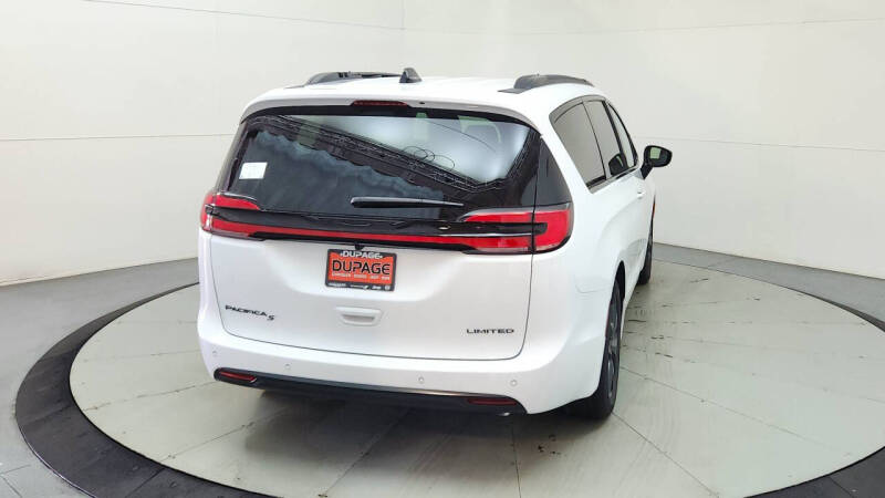 2027 Chrysler Pacifica Limited