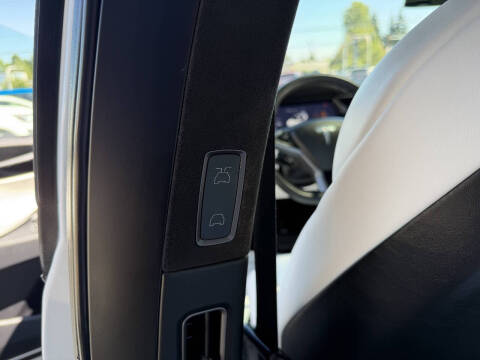 2019 Tesla Model X Standard Range