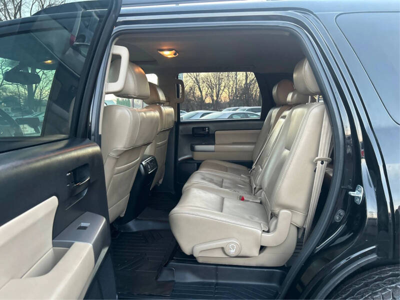 2013 Toyota Sequoia SR5