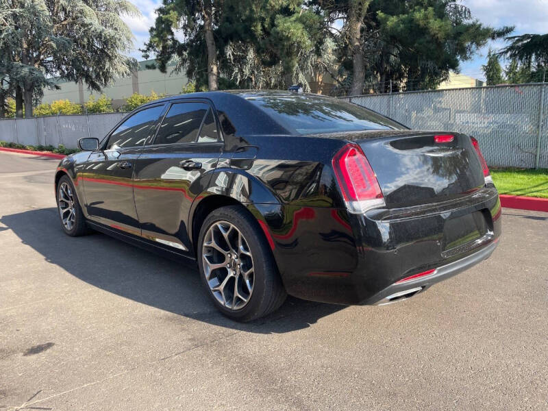 2018 Chrysler 300 S