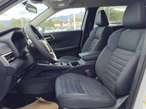 2025 Mitsubishi Outlander PHEV SE