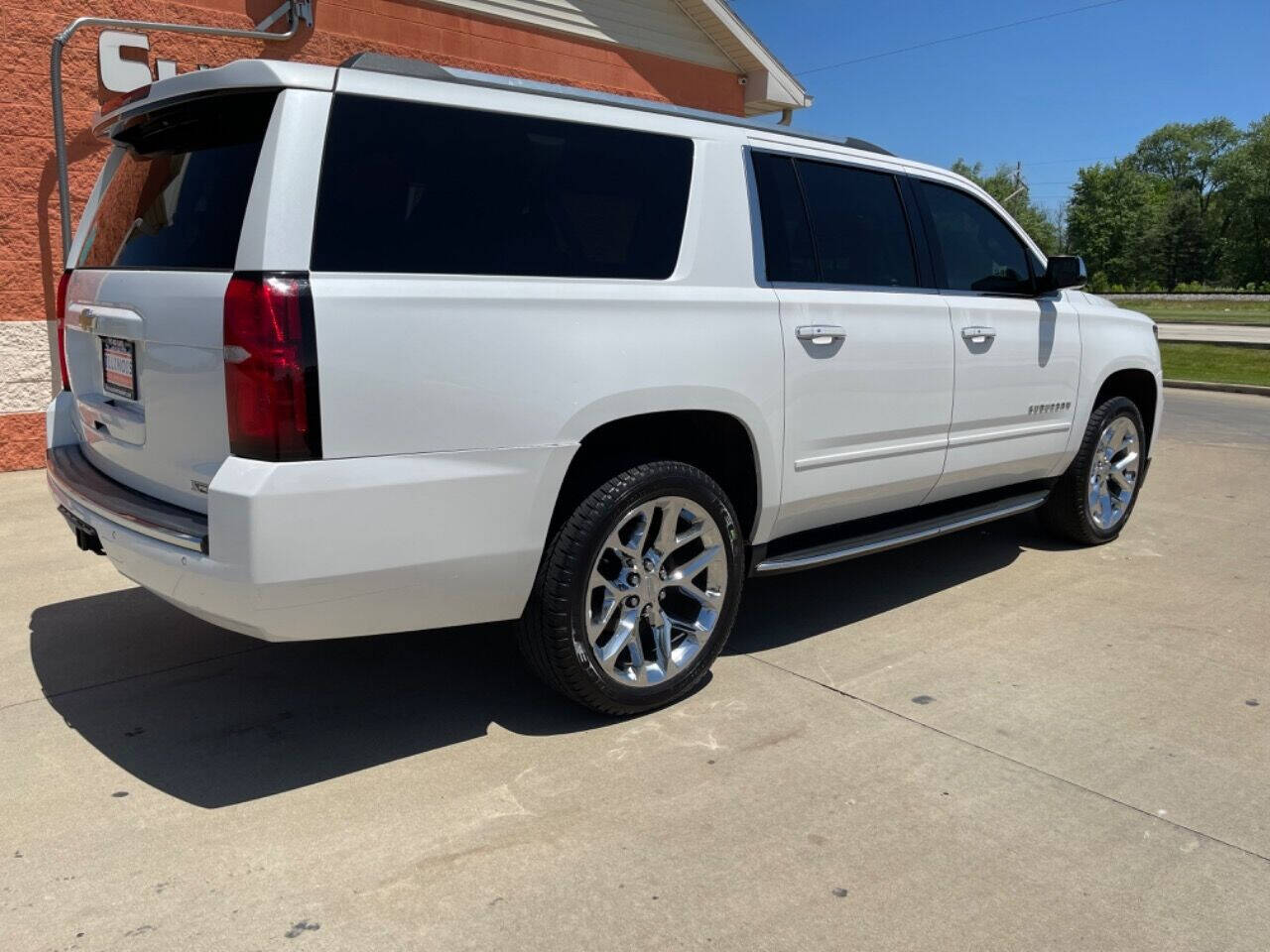 2018 Chevrolet Suburban for sale at Illinois Auto Wholesalers in Tolono, IL