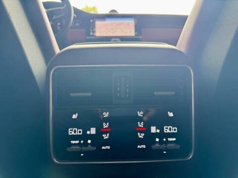 2022 Porsche Cayenne Platinum Edition