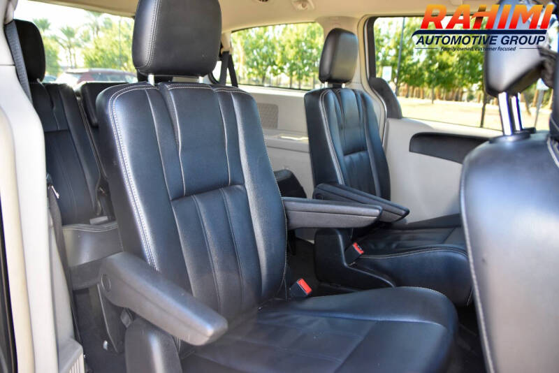 2014 Chrysler Town and Country Touring