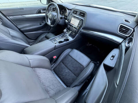 2017 Nissan Maxima 3.5 SR