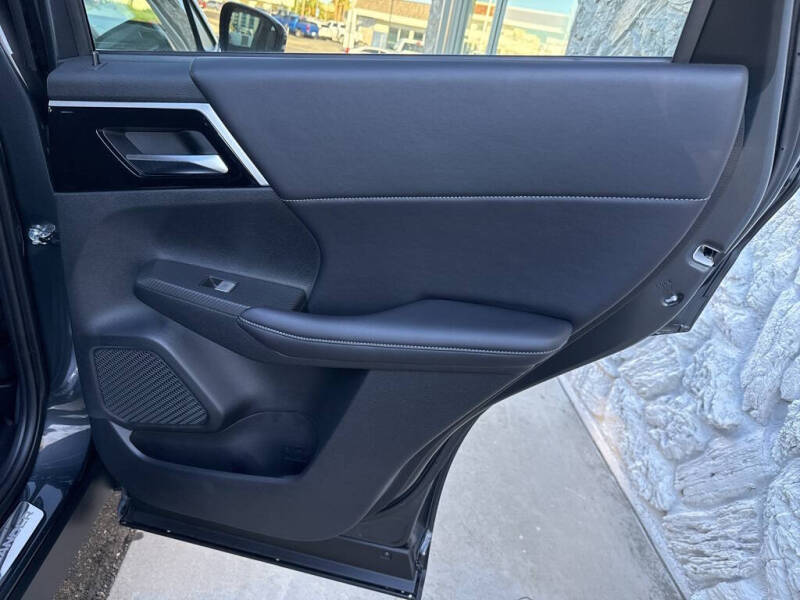 2025 Mitsubishi Outlander PHEV SE