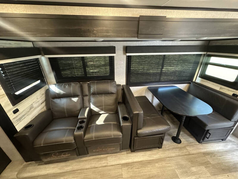 2022 FOR SALE!!  Jayco Jayfeather 27BHB