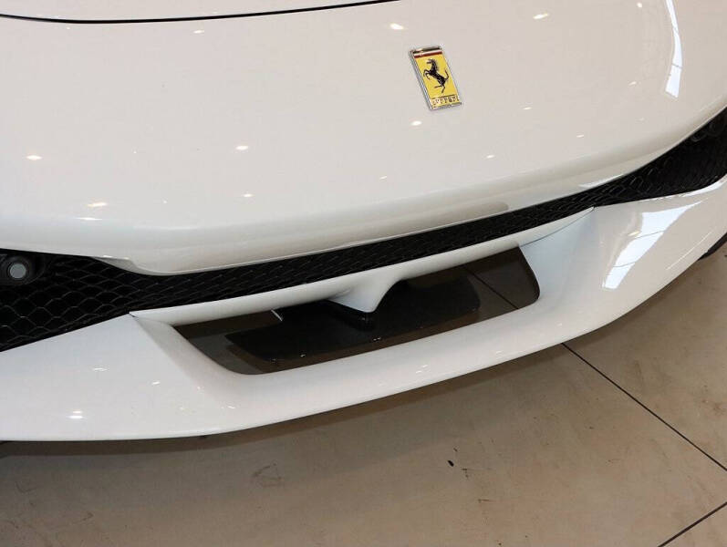 2025 Ferrari 296 GTS