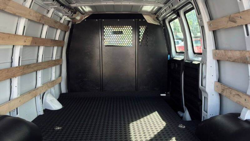 2025 Chevrolet Express 2500