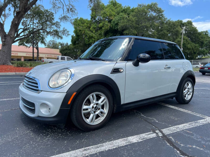 2013 MINI Hardtop for sale at Florida Prestige Collection in Saint Petersburg FL