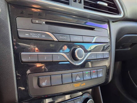 2017 Infiniti QX30 Premium