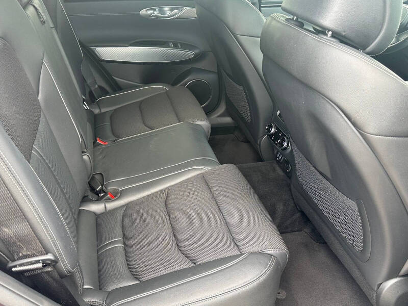 2023 Genesis GV70 2.5T Standard