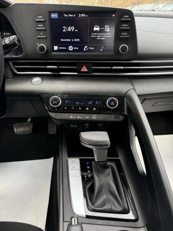 2022 Hyundai Elantra SEL