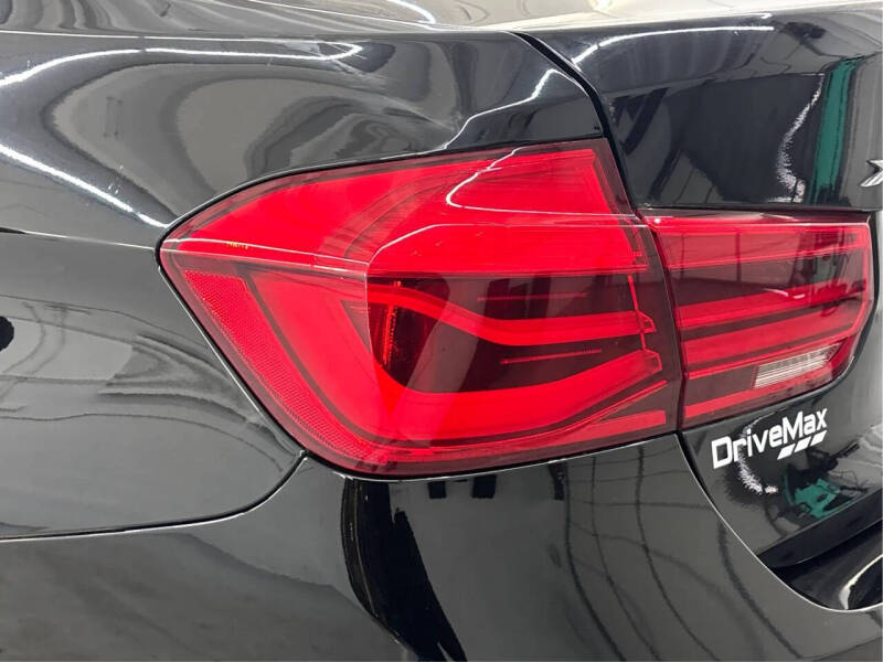 2018 BMW 3 Series 330i xDrive