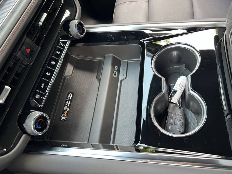 2025 Chevrolet Tahoe RST