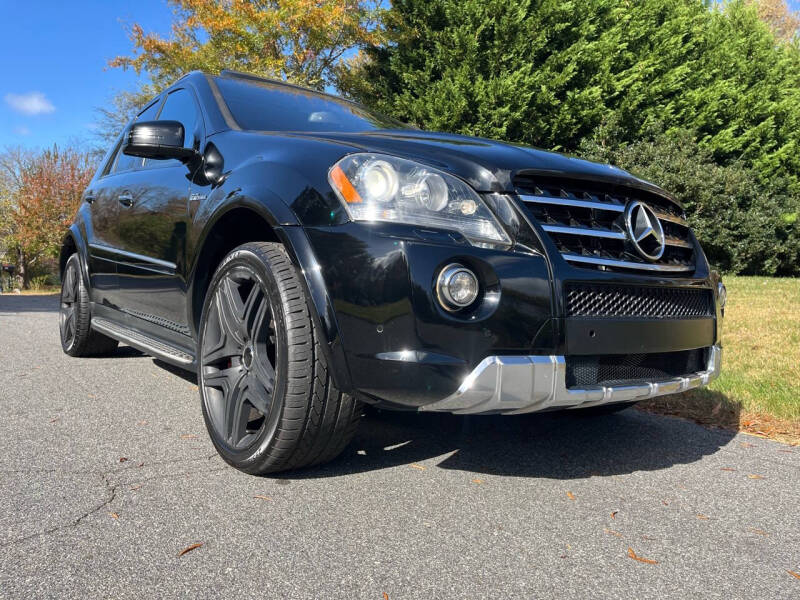 2011 Mercedes-Benz M-Class ML63 AMG photo 2