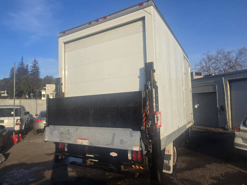 2006 Isuzu NPR