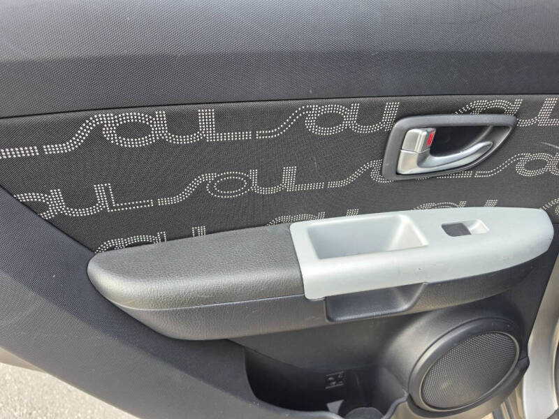 2012 Kia Soul +