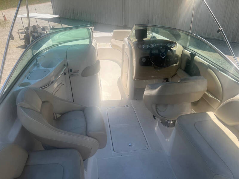 2004 Chaparral 236 Sunesta