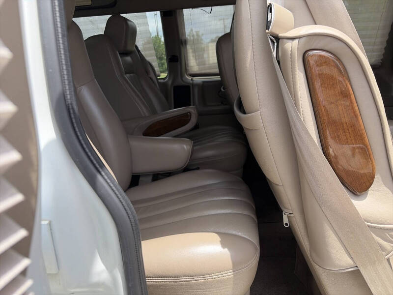 2014 GMC Savana