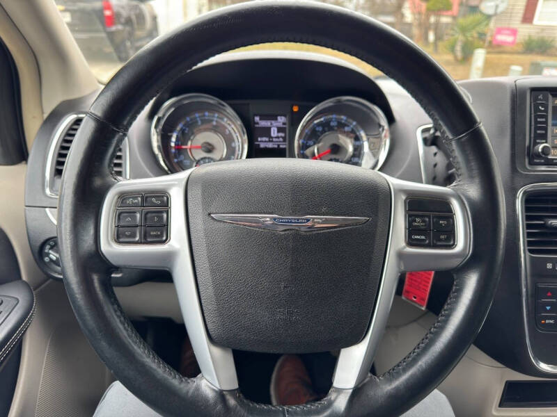 2013 Chrysler Town and Country Touring