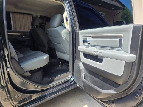 2017 RAM 1500 SLT