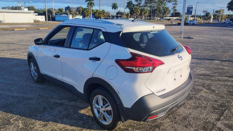 2019 Nissan Kicks S