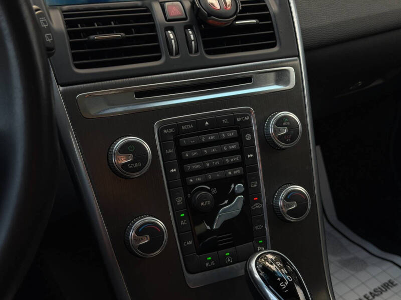 2015 Volvo XC60 T5 Drive-E Premier