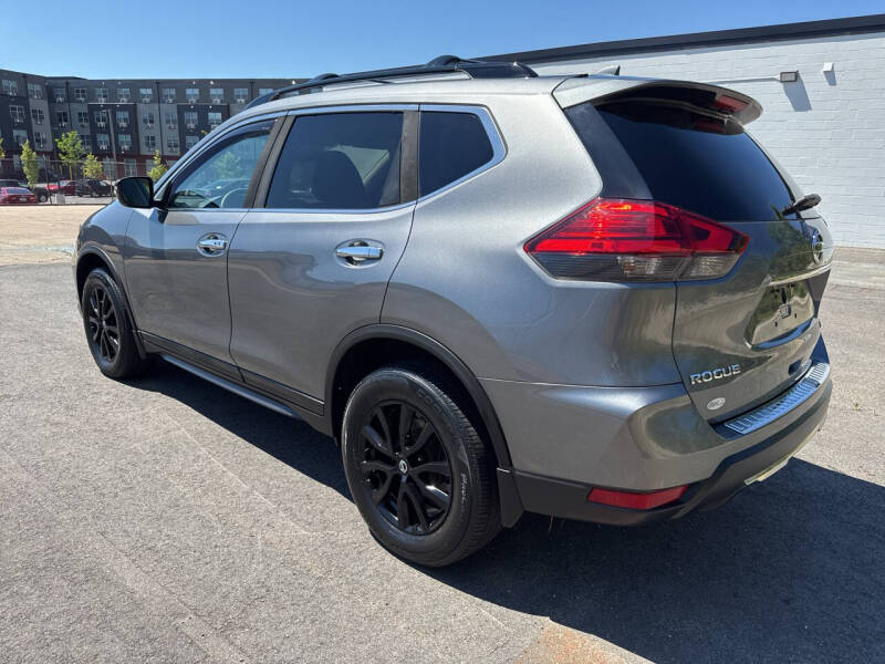 2017 Nissan Rogue SV