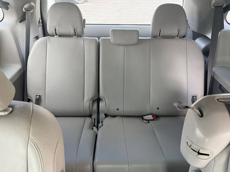 2014 Toyota Sienna XLE 8-Passenger