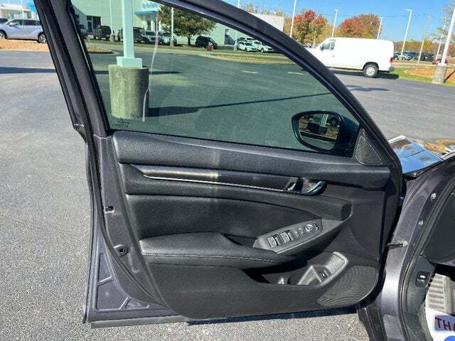 2020 Honda Accord 24