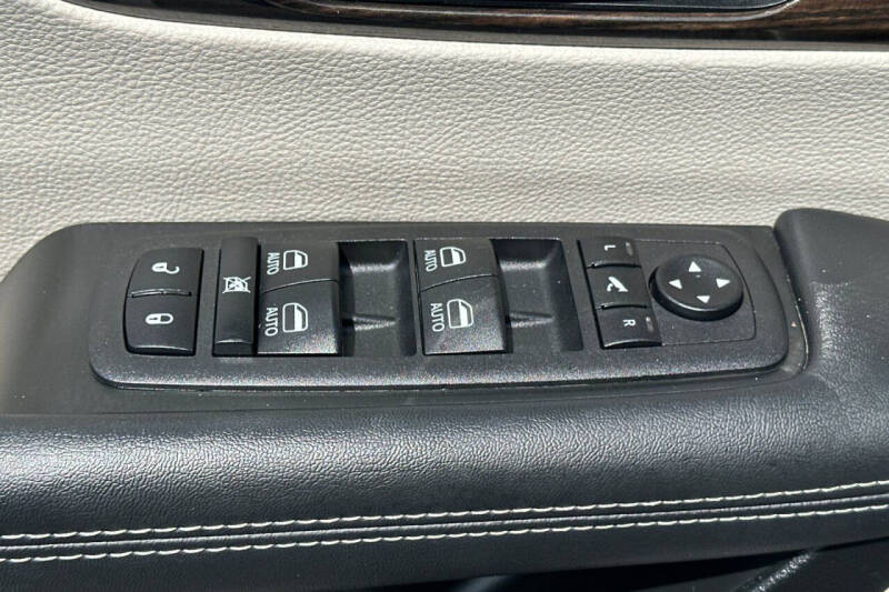 2023 Chrysler Pacifica Plug-In Hybrid Limited
