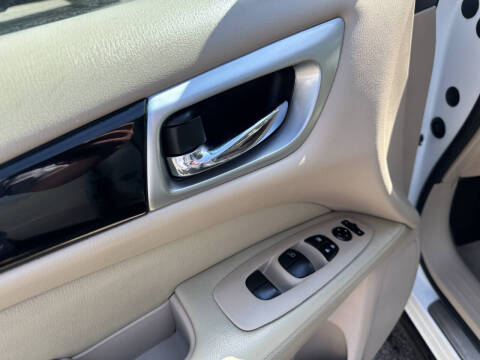 2015 Nissan Pathfinder S