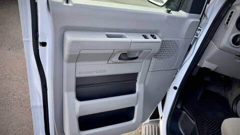 2013 Ford E-Series E-350 SD XLT